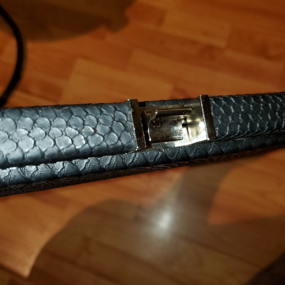 Lovely Snakeskin Textured Bag by Tasha - Picture 3 of 4